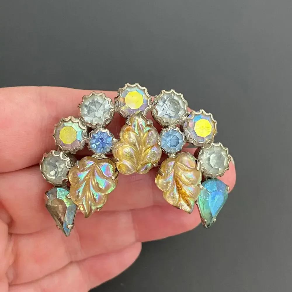 Vintage WEISS Iridescent Crystal & Molded Leaf Crescent Brooch Pin 50s Glam